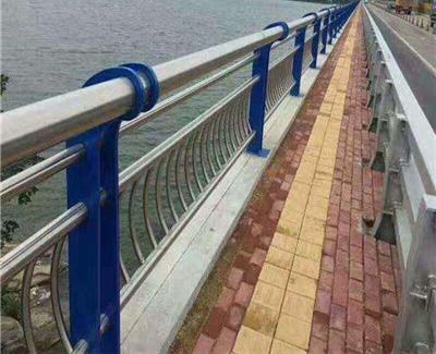 ���̰���